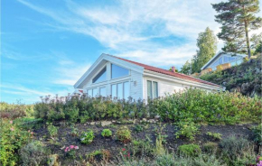 Cozy Home In Tvedestrand With House Sea View